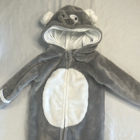 Penelope Baby Mack - grey and white fuzzy One piece bunting bag. Sz 0-3  months - Picture 1 of 8